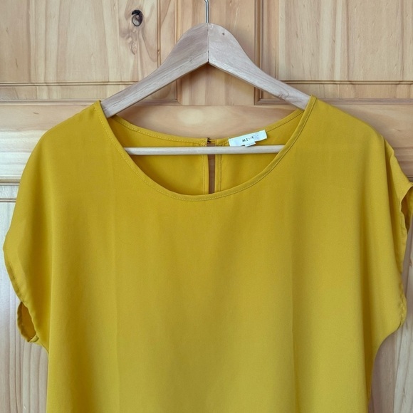 MINE shirred cap sleeve scoop neck mustard blouse size large - Picture 3 of 14